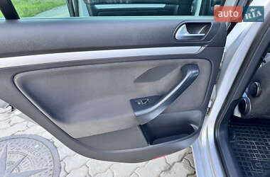 Універсал Volkswagen Golf 2011 в 