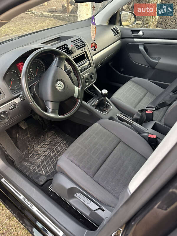 Хэтчбек Volkswagen Golf 2006 в Лановцах