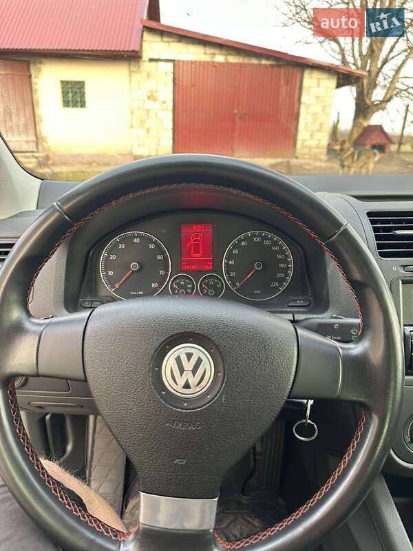 Хэтчбек Volkswagen Golf 2006 в Лановцах