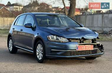 Хэтчбек Volkswagen Golf 2020 в 