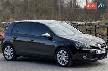 Хэтчбек Volkswagen Golf 2011 в 