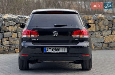 Хэтчбек Volkswagen Golf 2011 в 