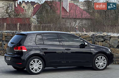 Хэтчбек Volkswagen Golf 2011 в 