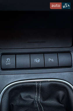 Хэтчбек Volkswagen Golf 2011 в 