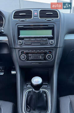 Хэтчбек Volkswagen Golf 2011 в 
