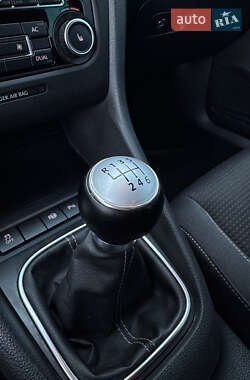 Хэтчбек Volkswagen Golf 2011 в 