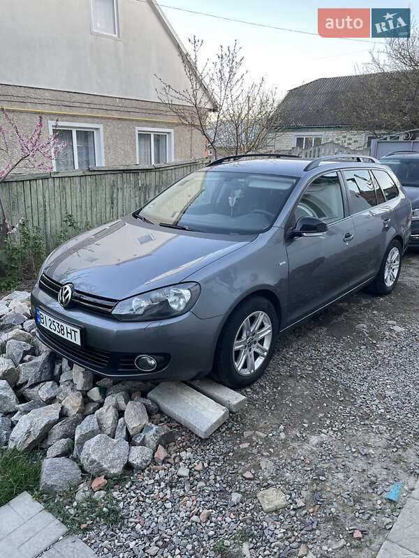 Универсал Volkswagen Golf 2013 в 