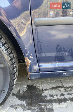 Хетчбек Volkswagen Golf 2000 в 