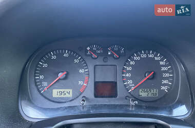 Хетчбек Volkswagen Golf 2000 в 