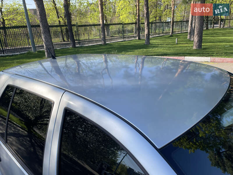 Хэтчбек Volkswagen Golf 2001 в Харькове