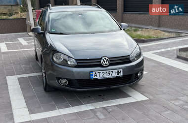 Хэтчбек Volkswagen Golf 2010 в 