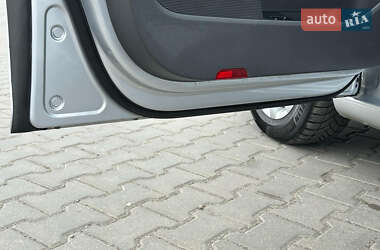 Хэтчбек Volkswagen Golf 2005 в 