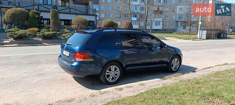 Универсал Volkswagen Golf 2011 в Калуше