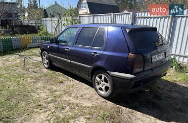 Хетчбек Volkswagen Golf 1996 в 