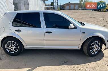 Хетчбек Volkswagen Golf 1997 в 