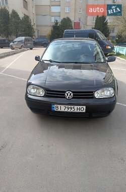 Хетчбек Volkswagen Golf 2002 в Сумах