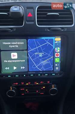 Хэтчбек Volkswagen Golf 2010 в 