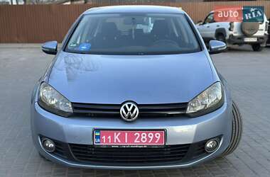 Хэтчбек Volkswagen Golf 2010 в 