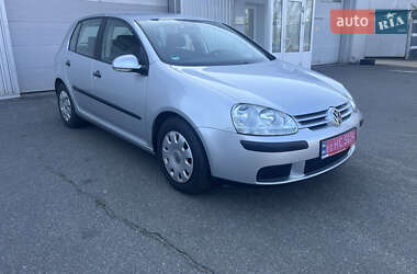 Хэтчбек Volkswagen Golf 2005 в Киеве