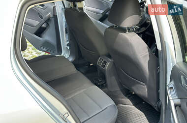 Хетчбек Volkswagen Golf 2012 в 
