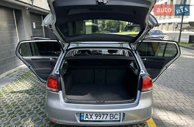 Хетчбек Volkswagen Golf 2012 в 
