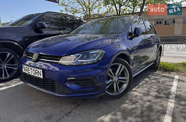 Хэтчбек Volkswagen Golf 2018 в Киеве