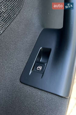 Універсал Volkswagen Golf 2011 в 