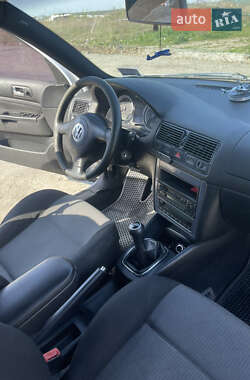 Универсал Volkswagen Golf 2003 в 