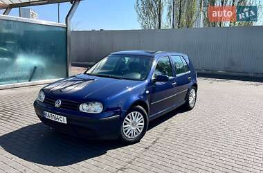 Хетчбек Volkswagen Golf 2003 в 