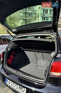 Хетчбек Volkswagen Golf 2010 в 