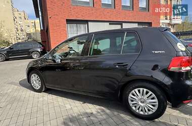Хетчбек Volkswagen Golf 2010 в 