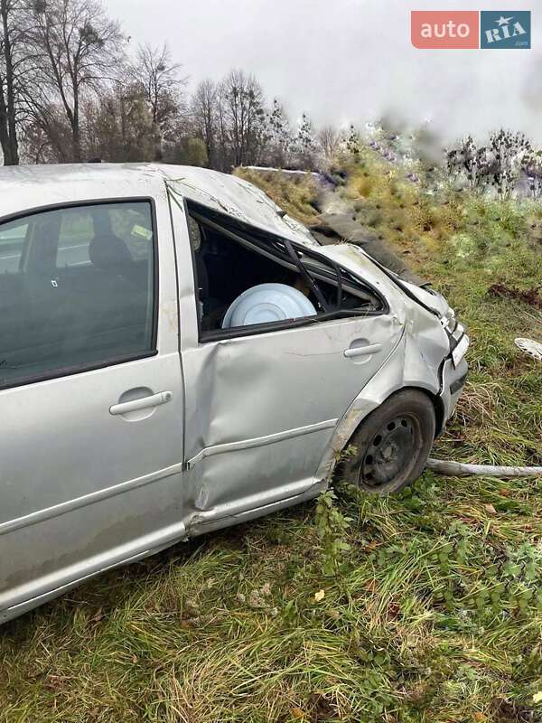 Хэтчбек Volkswagen Golf 2000 в Владимире