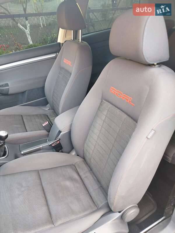 Хетчбек Volkswagen Golf 2007 в Луцьку