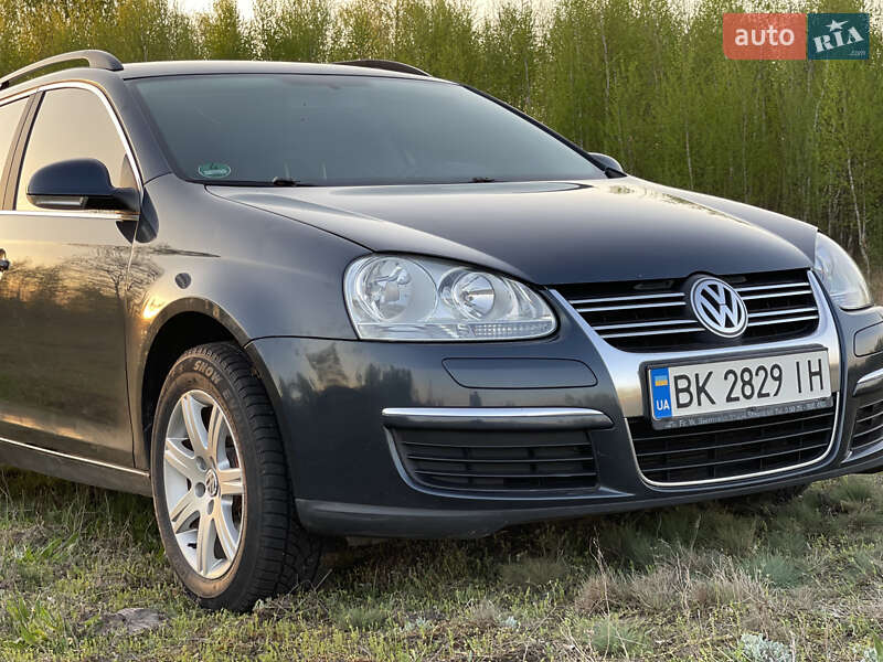 Универсал Volkswagen Golf 2007 в Сарнах