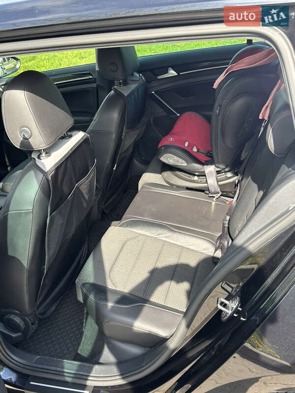 Універсал Volkswagen Golf 2015 в Сокалі