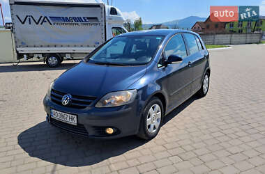 Хэтчбек Volkswagen Golf 2006 в Иршаве