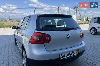 Хетчбек Volkswagen Golf 2004 в 
