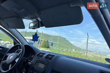 Хетчбек Volkswagen Golf 2004 в 