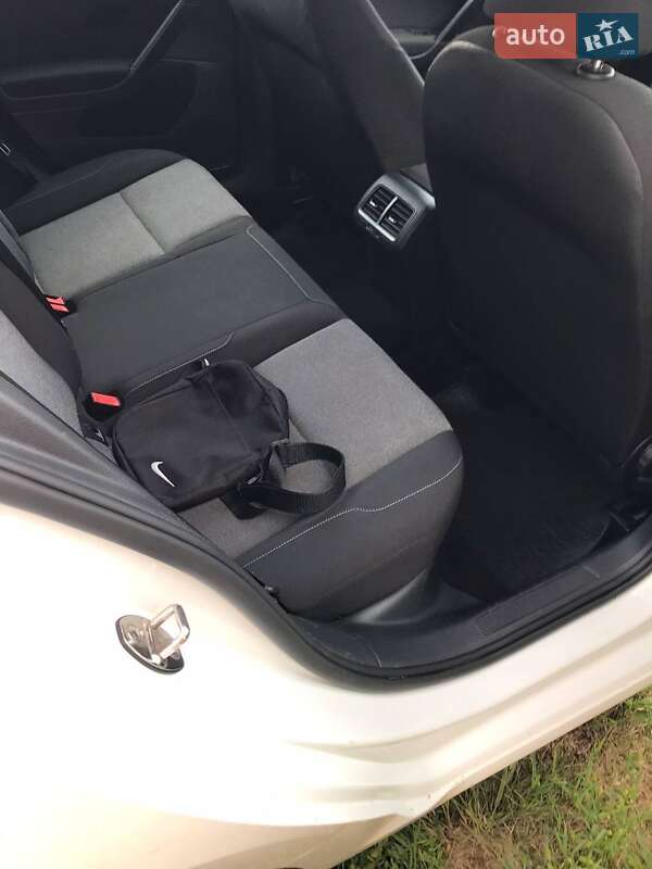 Універсал Volkswagen Golf 2014 в Богодухіву фото 16 Універсал Volkswagen Golf 2014 в Богодухіву