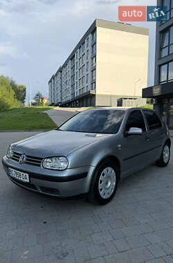 Хетчбек Volkswagen Golf 2003 в 