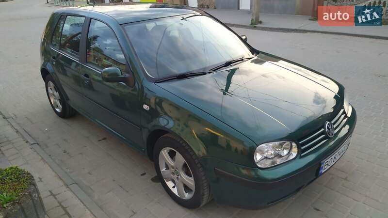 Хетчбек Volkswagen Golf 2002 в Ланівці