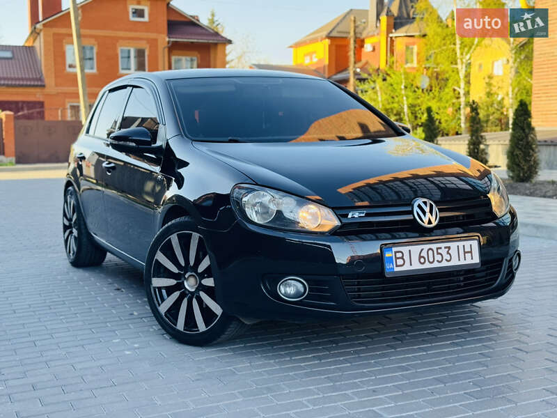 Хетчбек Volkswagen Golf 2010 в 