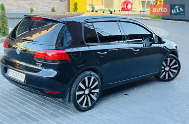 Хетчбек Volkswagen Golf 2010 в 