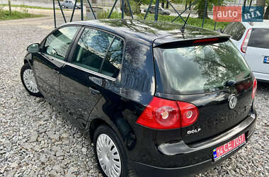 Хэтчбек Volkswagen Golf 2008 в 