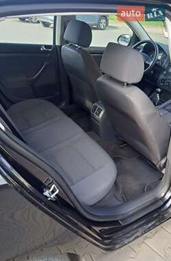 Хэтчбек Volkswagen Golf 2005 в 
