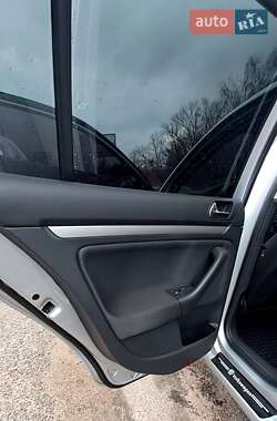 Універсал Volkswagen Golf 2013 в 