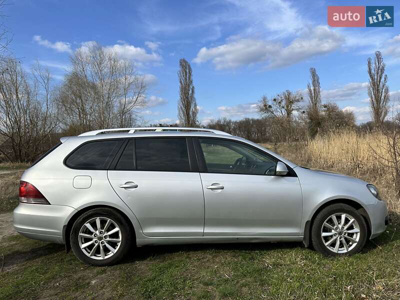Универсал Volkswagen Golf 2013 в Полтаве