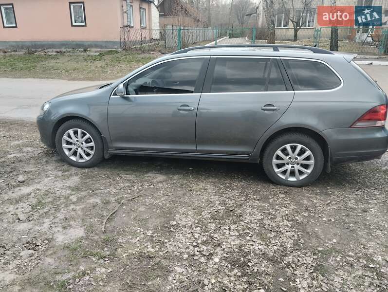 Универсал Volkswagen Golf 2010 в Пирятине