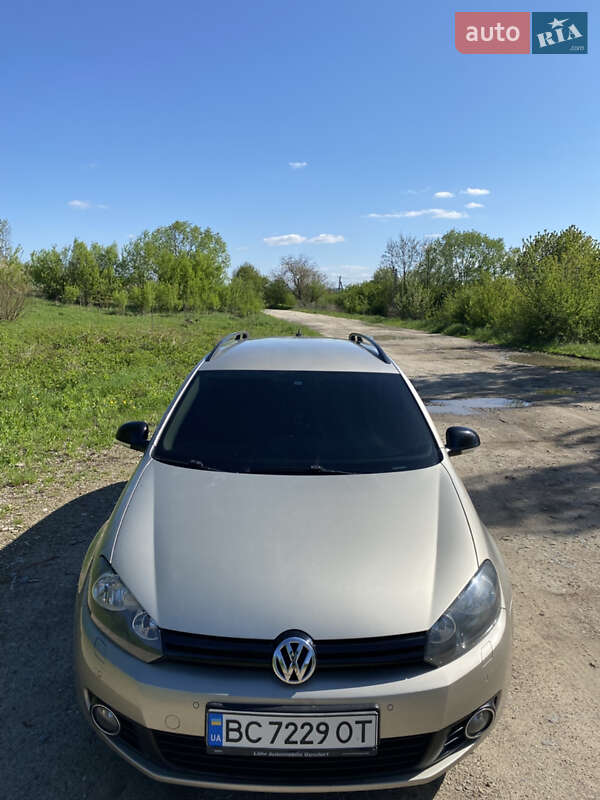 Універсал Volkswagen Golf 2012 в Судовій Вишні