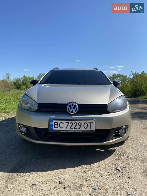 Універсал Volkswagen Golf 2012 в Судовій Вишні